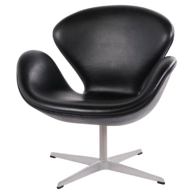 Swan Chair in Black Elegance Leather by Arne Jacobsen for Fritz Hansen, 2002 For Sale - Image 14 of 14