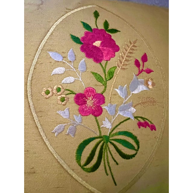 Mid Century Bloomcraft Pillow. Gold Raw silk pillow. Embroidered floral center.