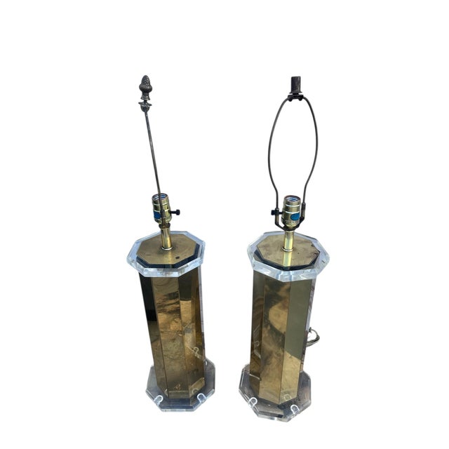 Hollywood Regency 1970s Brass & Lucite Table Lamps - Set of 2 For Sale - Image 3 of 9