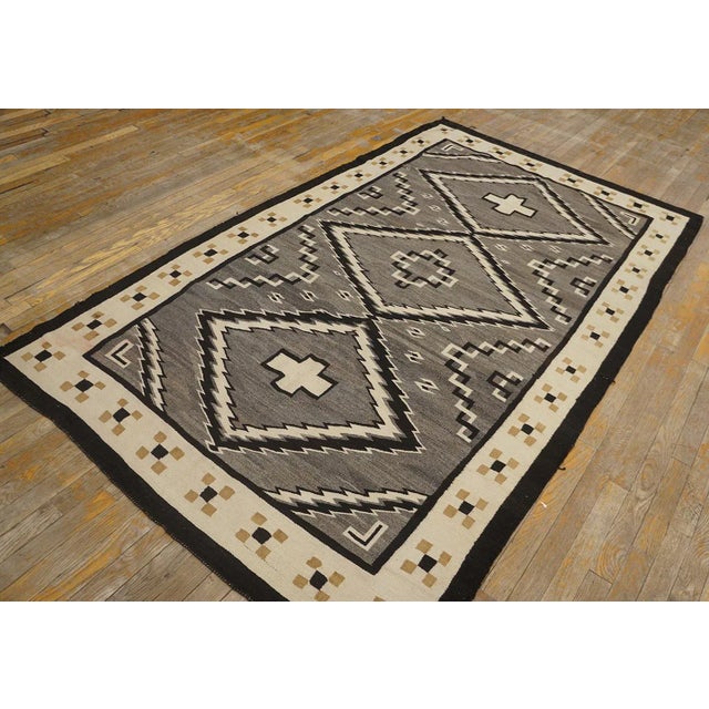 1930s Navajo Carpet ( 4'8'' x 7'9'' - 142 x 236 ) Antique Native American Navajo Small Scatter Size Wool Gray, Ivory Beige...