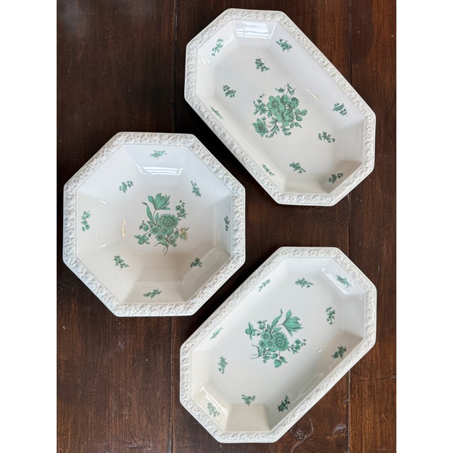 White 1960s Rosenthal Maria Emerald "Greenhaven" Pattern, Jackie Kennedy-Era-Traditional 111-Piece Fine Porcelain Set For Sale - Image 8 of 18