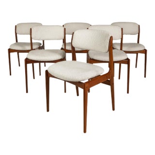 Set of 6 Danish Modern Sculptural Dining Chairs in Teak & Bouclé Attributed to Benny Linden for Benny Linden Designs, Thailand, Circa 1970s For Sale