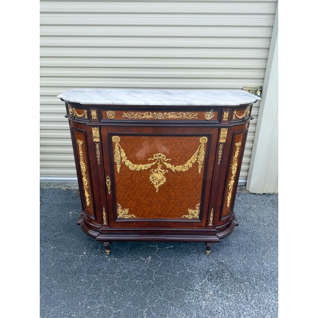 1960s French Louis XVI Marble Top Cabinet Marquetry Inlay, Gilt Bronze Ormolu, Luxury Accent Cabinet For Sale - Image 4 of 8