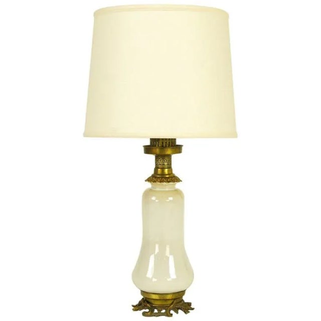 Crackle Glazed White Ceramic & Brass Regency Table Lamp. For Sale In Chicago - Image 6 of 6
