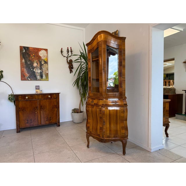 Stylish Baroque-style display cabinet/bookcase. Dimensions: Height x Width x Depth 196 x 72 x 54 cm. For sale is a very...