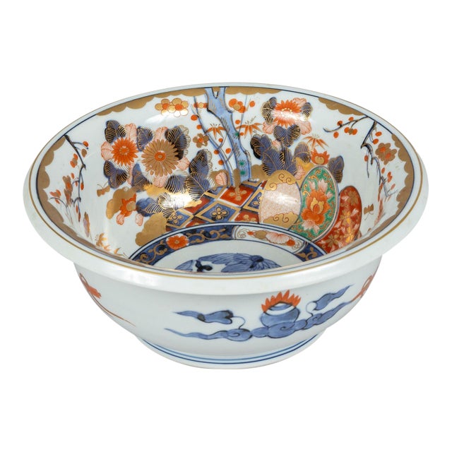 Mid 18th Century Fine Imari Hand-Painted Porcelain Bowl For Sale