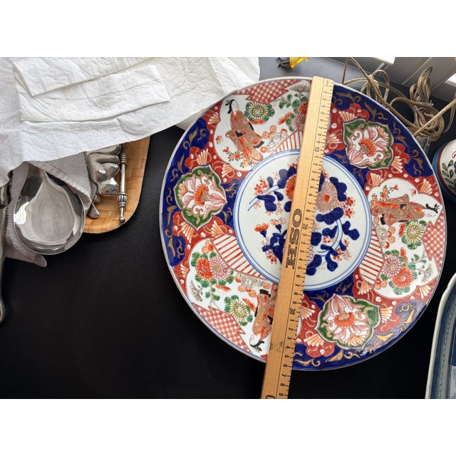 19th Century Large 14-Inch 19th-Century Japanese Imari Scalloped Porcelain Charger For Sale - Image 5 of 12