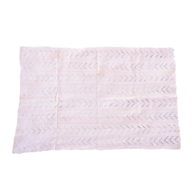 Early 20th Century White Mudcloth Textile Mali 60x39 Inch For Sale - Image 4 of 4
