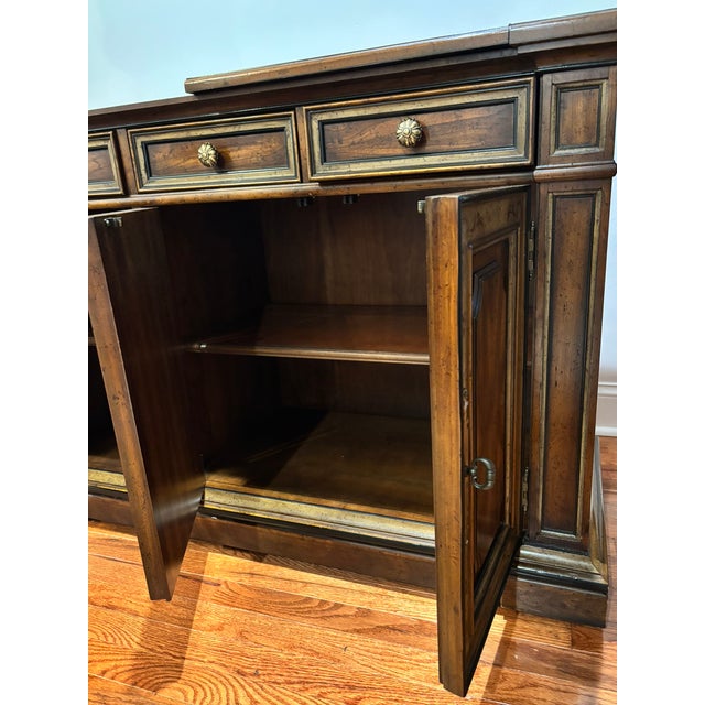Brown 1970s Heritage Grand Tour Server For Sale - Image 8 of 10