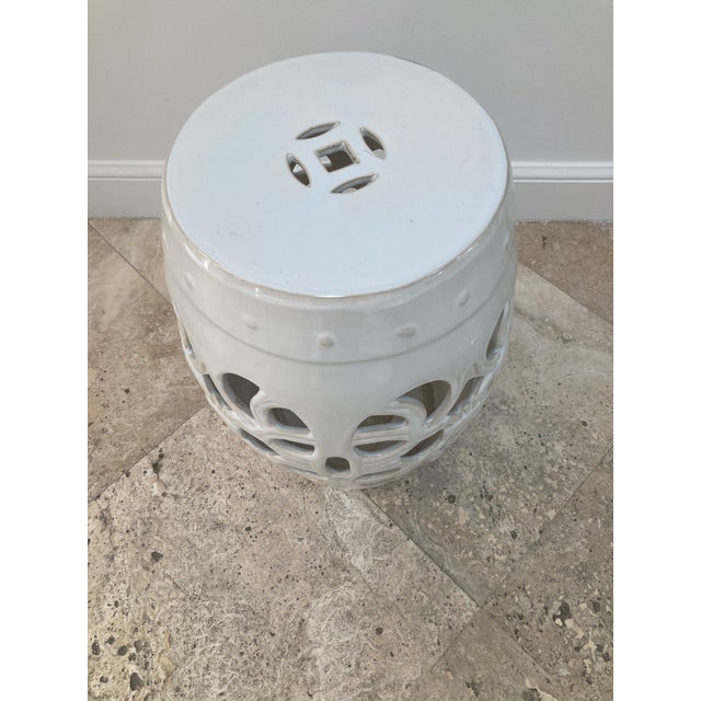 White Glazed Ceramic Boho Chic Garden Seat For Sale In Miami - Image 6 of 10