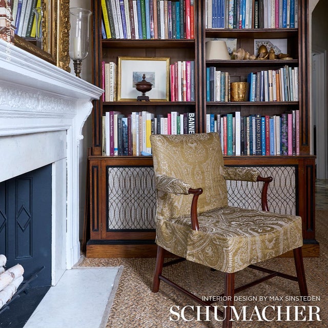 2020s Schumacher Amara Paisley Fabric In Oro For Sale - Image 5 of 6