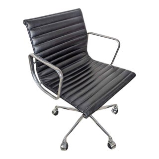 1960s MCM Charles Eames Aluminum Group Ea117 Black Leather Desk Chair by ICF For Sale