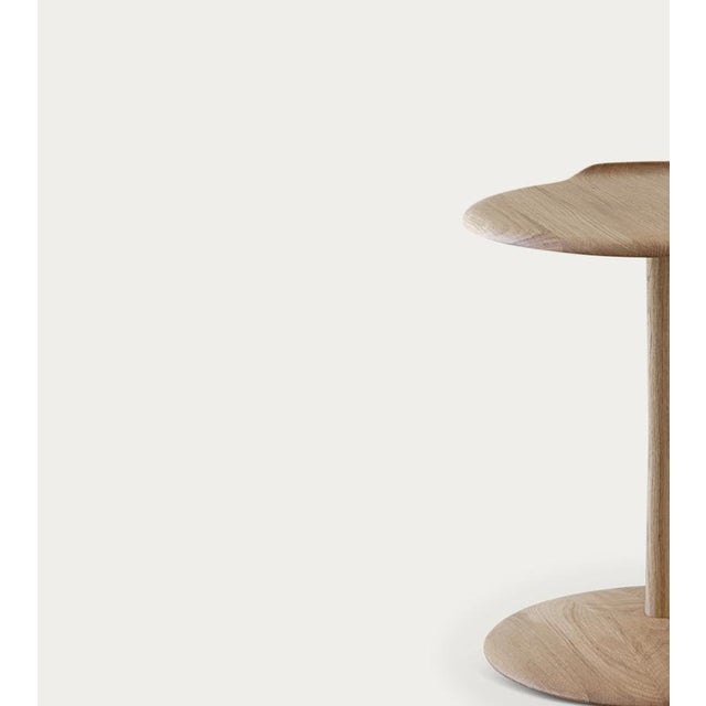 Gold Akande Side Table in Oak by Jonas Lyndby Jensen for One Collection For Sale - Image 8 of 14