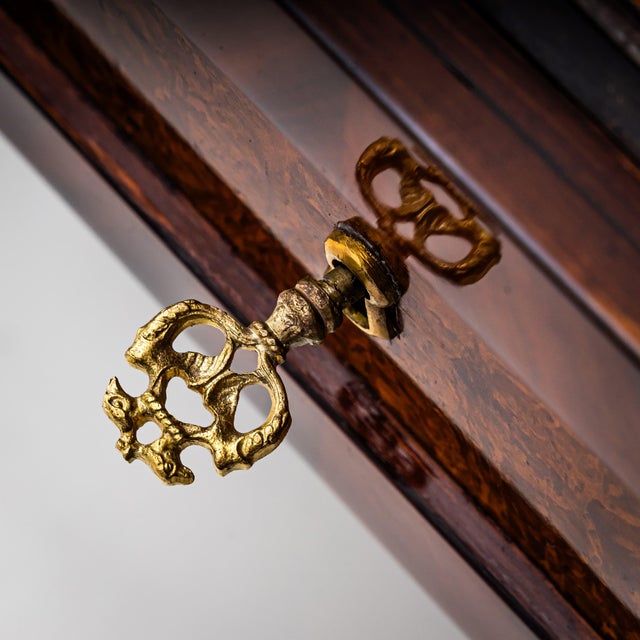 Northern German Biedermeier Chest of Drawers, 1830 For Sale - Image 6 of 8