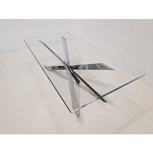 The Spyder dining table will bring light opulence to your interior with its modern, minimalist composition. The stunning...