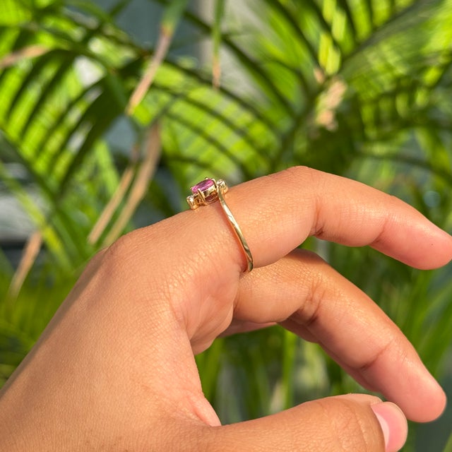 14k Gold Natural Pink Sapphire Bypass Diamnd Three Stone Promise Ring Size 6.5 For Sale - Image 11 of 16