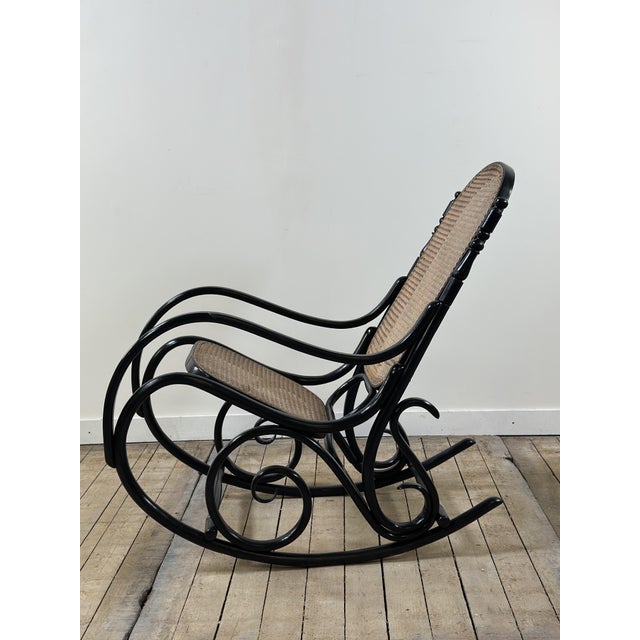 Thonet Rocking Chair in Blackened Curved Wood and Cane, 1900s by Michael Thonet, 1890s For Sale - Image 3 of 10