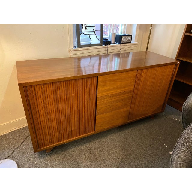 Mid-Century Modern 1950s Vladimir Kagan for Kagan/ Dreyfuss Credenza or Bedroom Cabinet For Sale - Image 3 of 12