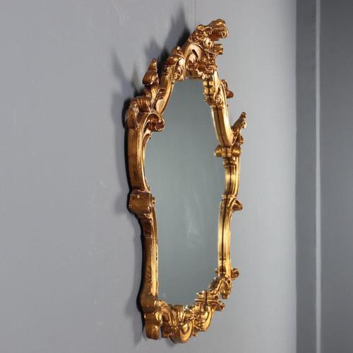 Baroque Style Mirror in Carved and Gilded Wood For Sale - Image 9 of 11