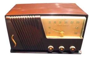 Silver Tone Circa 1950 Radio Offers a Deco Look