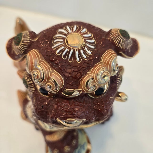 1960s Vintage Mid-Century Japanese Kutani Porcelain Komainu Shishi Guardian Lion on Pierced Temari Ball For Sale - Image 5 of 12