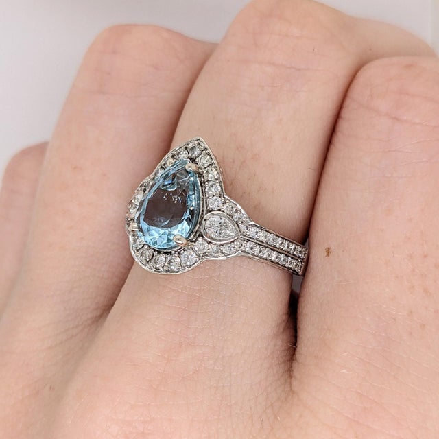 Modern 1.6Ct Santa Maria Aquamarine Ring With Natural Diamonds: Solid 14k Gold, 10x7mm, Size 6.75 For Sale - Image 3 of 8