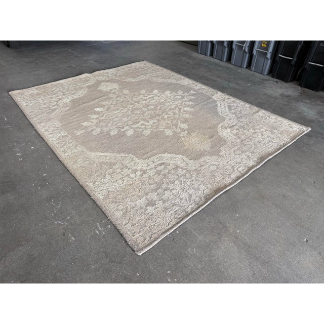 Design Plus Gallery presents the 9ft 2in × 11ft11in Kenley Hand Tufted Rug from Pottery Barn. This rug is made from 100%...
