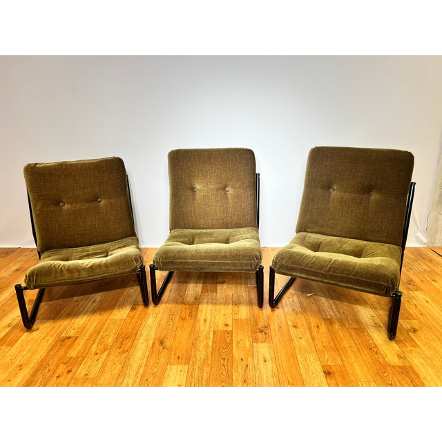 Style Typical 1970s lounge chairs Clear modernism/mid-century/post-Bauhaus design language Black tubular steel frame with...