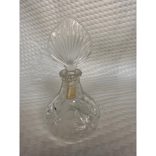 Art Deco Beautifully Etched 1930s Perfume Decanter For Sale - Image 3 of 5