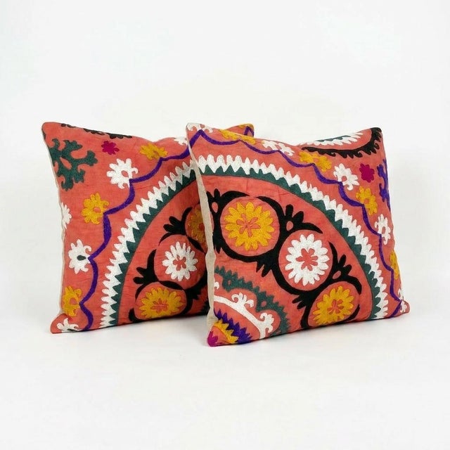 Mid-Century Modern Floral Suzani Pillow Cover 20'' X 23'' - Set of Two For Sale - Image 3 of 4