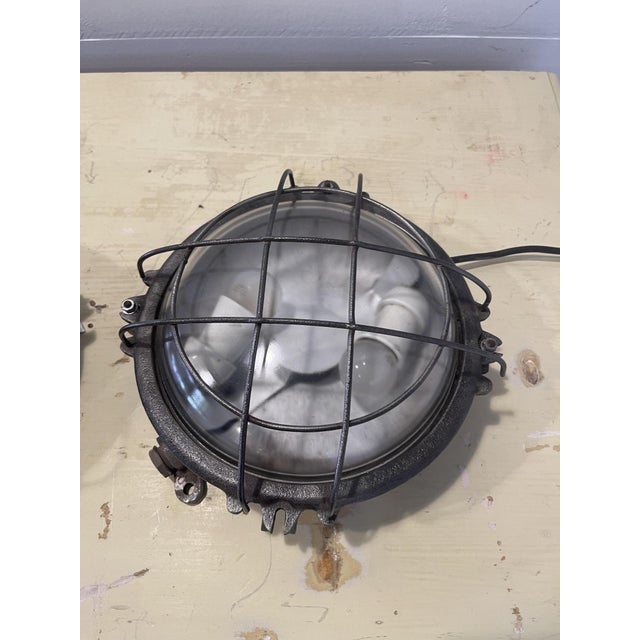 Metal Vintage Industrial Round Ceiling Lamp in Cast Iron, 1950 For Sale - Image 7 of 10