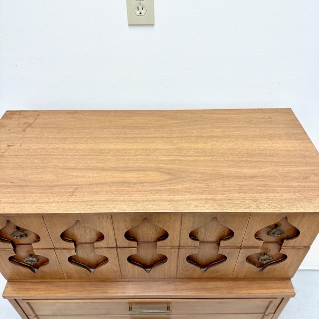 1950s Mid-Century Modern Tall Boy Chest of Drawers Kent Coffey Perspecta Moroccan, Attributed For Sale - Image 12 of 13