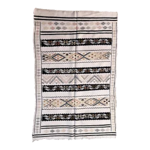 1980s White Moroccan Flatweave Kilim Rug - 7.8 X 4.86 Ft