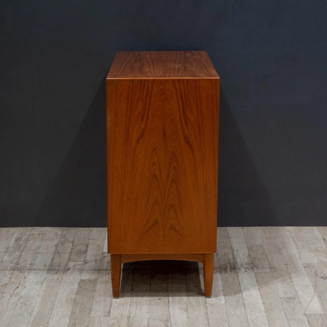 Mid 20th Century Pair of Mid-Century Ew Bach Tall Teak Dressers With Sculpted Handles C.1950-Price Per Piece For Sale - Image 5 of 12