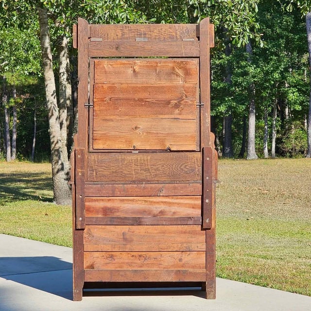 Antique Quarter-Sawn Oak Dresser With Mirror & Key, Eastlake / Mission Influence (C. 1900-1910) For Sale - Image 12 of 12