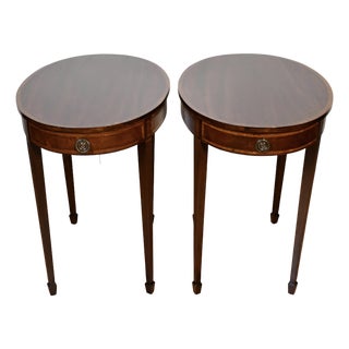 1910s Pair Antique English Hepplewhite Mahogany Side Tables / End Tables For Sale