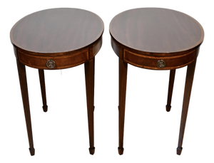 1910s Pair Antique English Hepplewhite Mahogany Side Tables / End Tables