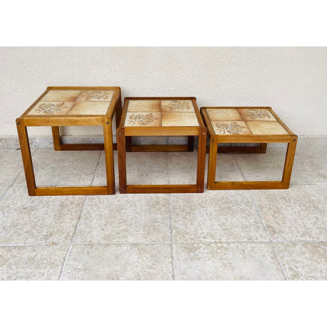 Brown Vintage and Ceramic Nesting Tables, 1960s, Set of 3 For Sale - Image 8 of 9