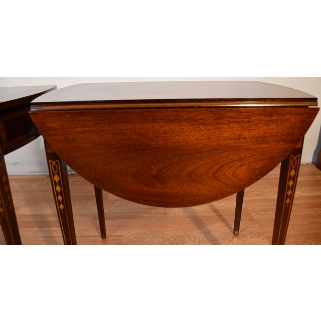 1970 Hickory Furniture English Sheraton Mahogany Inlaid Pembroke Side End Tables For Sale - Image 9 of 16