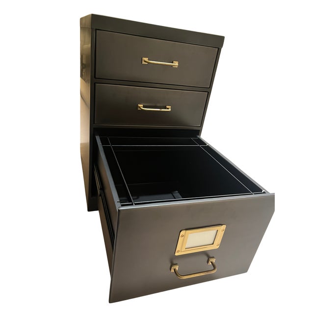 Restoration Hardware 1940s Industrial Modular Office 18" 3-Drawer Utility File Cabinet For Sale In Atlanta - Image 6 of 9