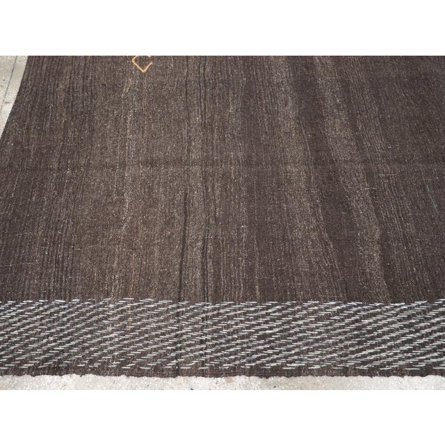 Mid 20th Century Galerie Shabab Collection Mid-20th Century Turkish Flatweave Kilim Room Size Carpet For Sale - Image 5 of 8