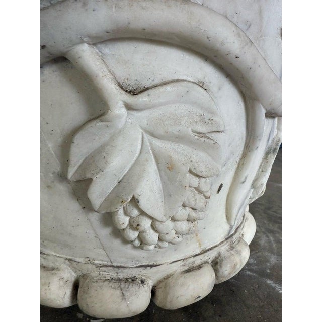 Antique White Pair of 19th Century Hand-Carved Carrara Marble Urn Planters, Italy For Sale - Image 8 of 13