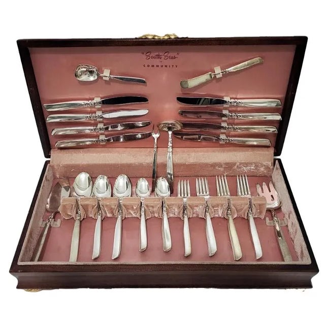1950s Traditional South Seas Silverplate 1955) by Oneida Silver Flatware in Wooden Chest - 56 PCS For Sale - Image 13 of 15