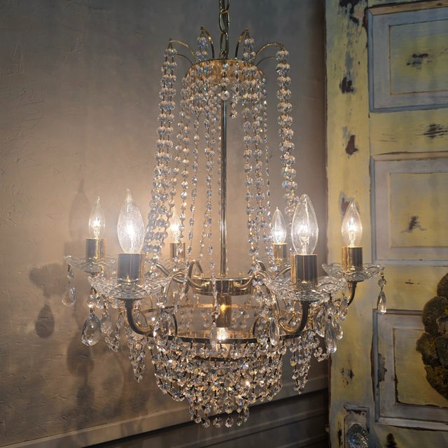 Vintage Brass & Crystal Wedding Cake Chandelier – Waterfall Tiered 5-Light Regency Pendant For Sale - Image 10 of 14