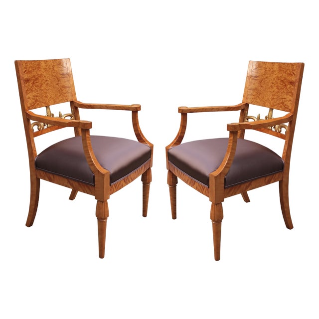 Early 19th Century Pair of Neoclassical Armchairs For Sale