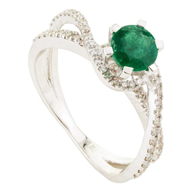 Art Deco Emerald & Diamond Crossover Cocktail Ring in 18k White Gold Size 5.5 For Sale