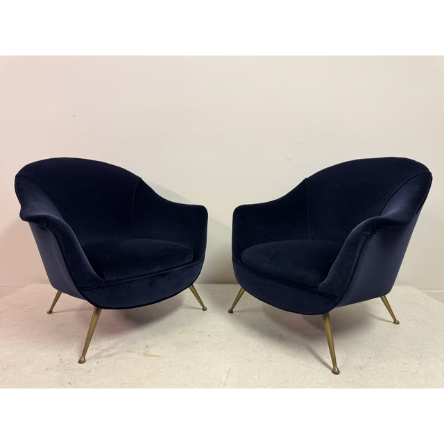 Pair of Italian Mid-Century Lounge Chairs in Navy Romo Cotton Velvet, 1960s An elegant pair of Italian lounge chairs...