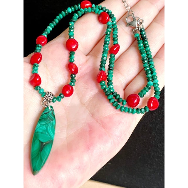 Artisan Genuine Malachite Necklace With Large Sculptural Pendant and Red Bamboo Seeds Detail For Sale - Image 14 of 17