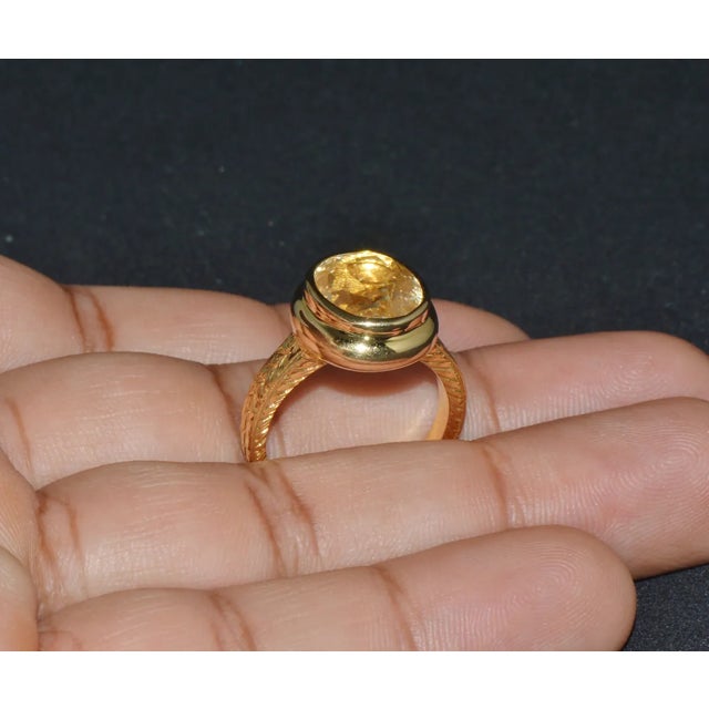 Yellow GIA Certified Natural 8.40cts Ceylon Yellow Sapphire 18K Solid Gold Bezel Dome Engraved Ring, size 7.75 For Sale - Image 8 of 10