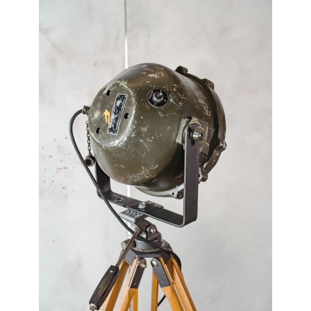 Industrial Leopard 1 Military Tank Search Spotlight Floor Lamp, 1950s For Sale - Image 4 of 18
